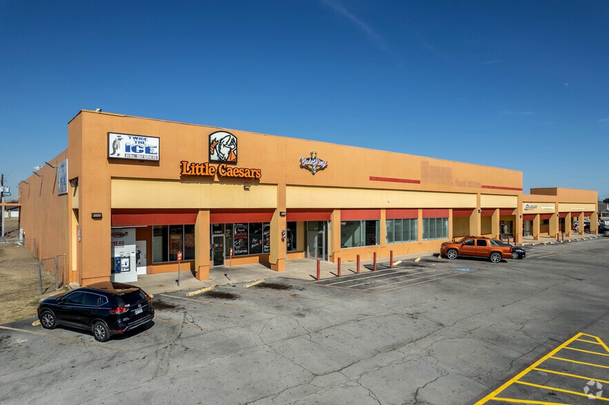 Primary Photo Of 1009 W Pleasant Run Rd, Lancaster Unknown For Lease