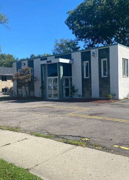 More Photos Of 26400 Southfield Rd, Lathrup Village Office For Lease