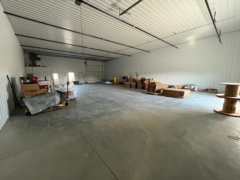 More Photos Of 385 Blacketor Dr, Rochester Warehouse For Lease