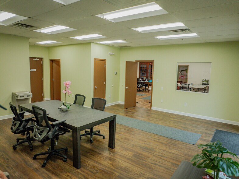 More Photos Of 3138 Industry Dr, North Charleston Warehouse For Lease