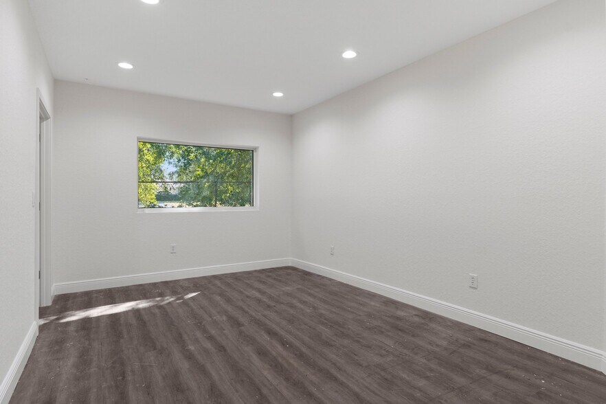 More Photos Of 2519 Highway 44 W, Inverness Office For Sale