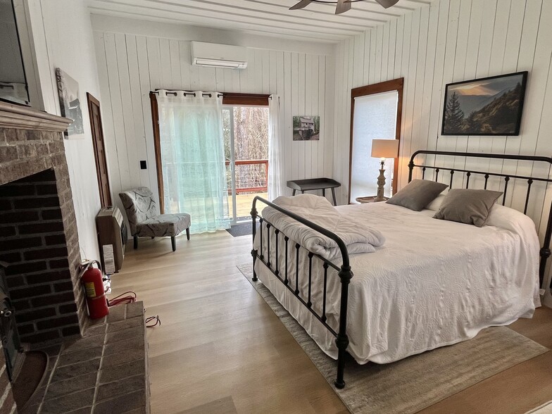 More Photos Of 1 Old Mill Lane, Weaverville Restaurant For Sale