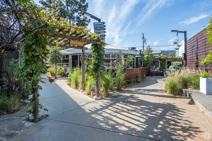 More Photos Of 2937 Bristol St, Costa Mesa Unknown For Lease