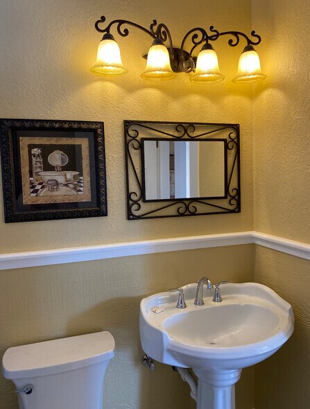 More Photos Of 1600 S Ford St, Llano Storefront Retail Office For Sale