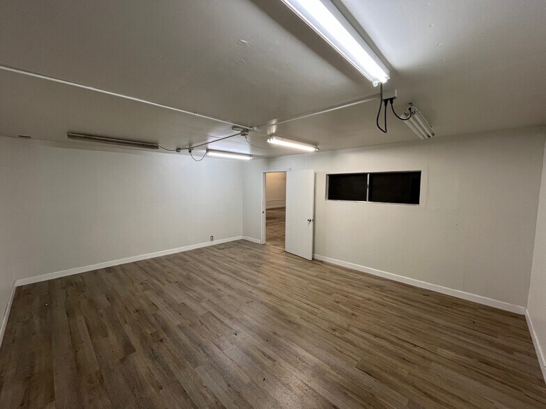 More Photos Of 7059 Commerce Cir, Pleasanton Warehouse For Lease