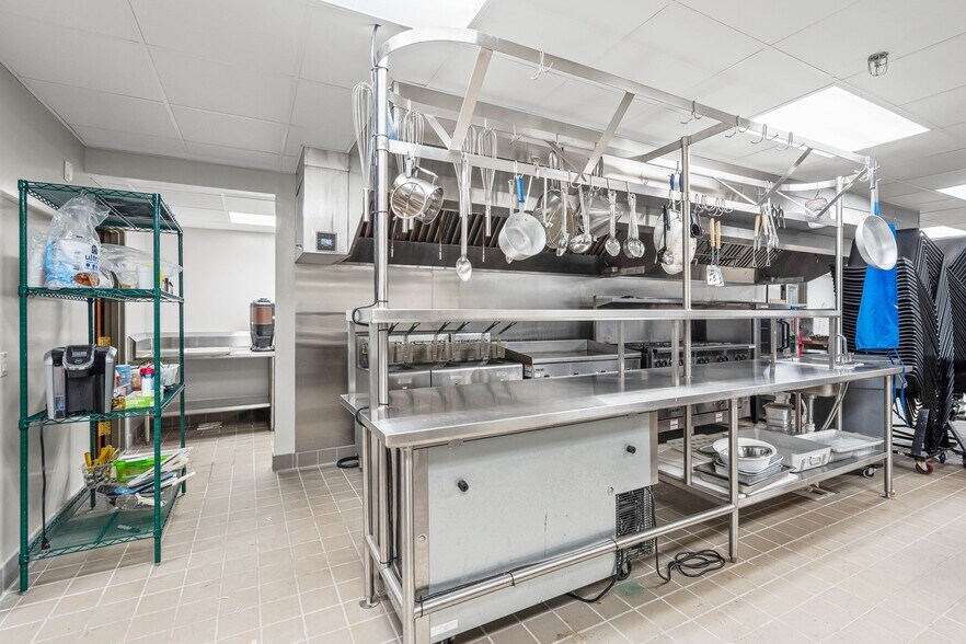 More Photos Of 3661 Dauphin St, Mobile Religious Facility For Sale