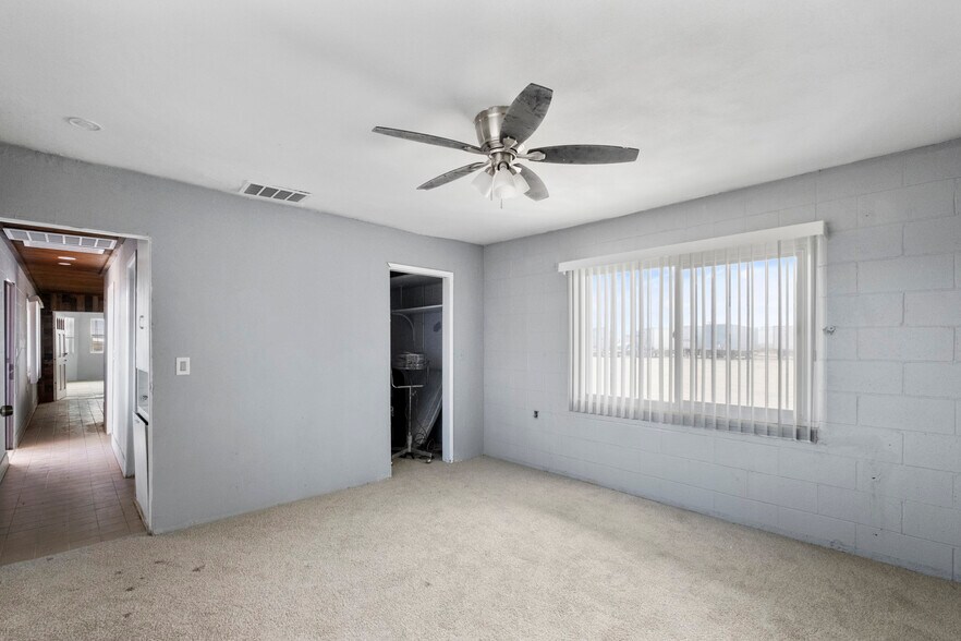 More Photos Of 18142 Navajo Rd, Apple Valley Truck Terminal For Lease