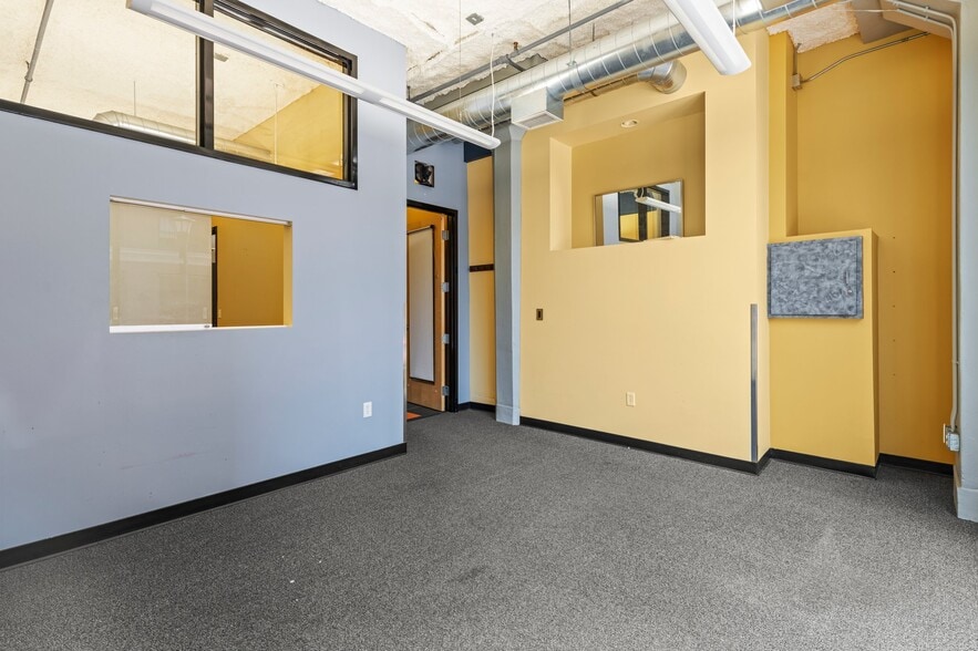 More Photos Of 718 Washington Ave N, Minneapolis Loft Creative Space For Sale