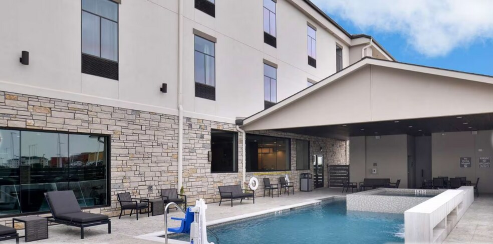 More Photos Of 1549 Westborough Dr, Katy Hotel For Sale