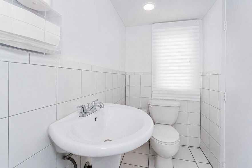 More Photos Of 3767 Richmond Ave, Staten Island Medical For Sale