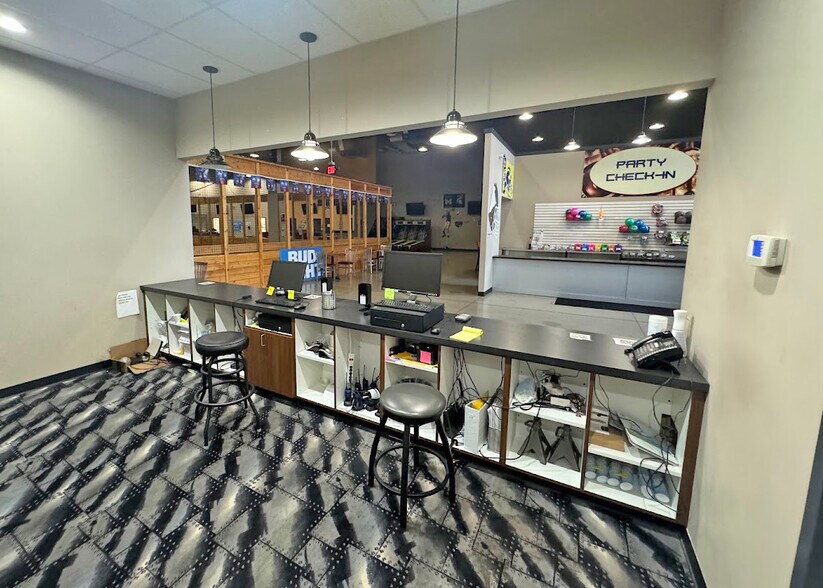 More Photos Of 43335 Michigan Ave, Canton Freestanding For Sale