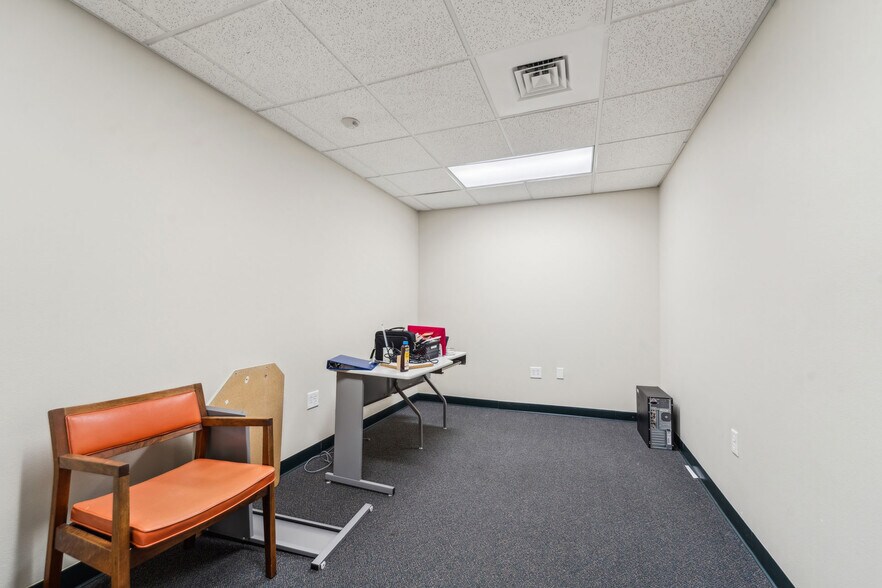 More Photos Of 952 S Park Ave, Fond Du Lac Medical For Sale