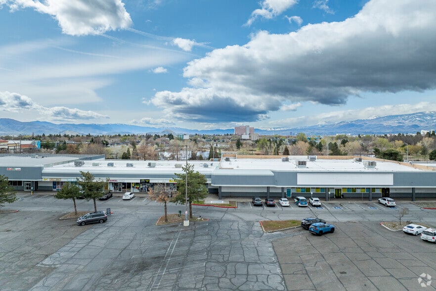 More Photos Of 2300-2360 Oddie Blvd, Sparks Restaurant For Lease