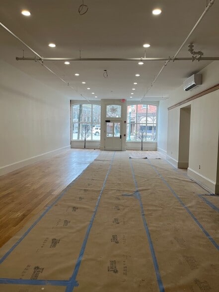 More Photos Of 19 Central St, Woodstock Restaurant For Lease