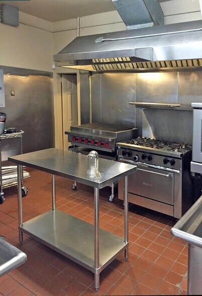 More Photos Of 2818 Macarthur Blvd, Oakland Restaurant For Sale