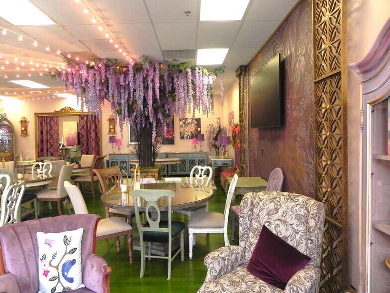 More Photos Of 2083 Orange Tree Ln, Redlands Freestanding For Lease