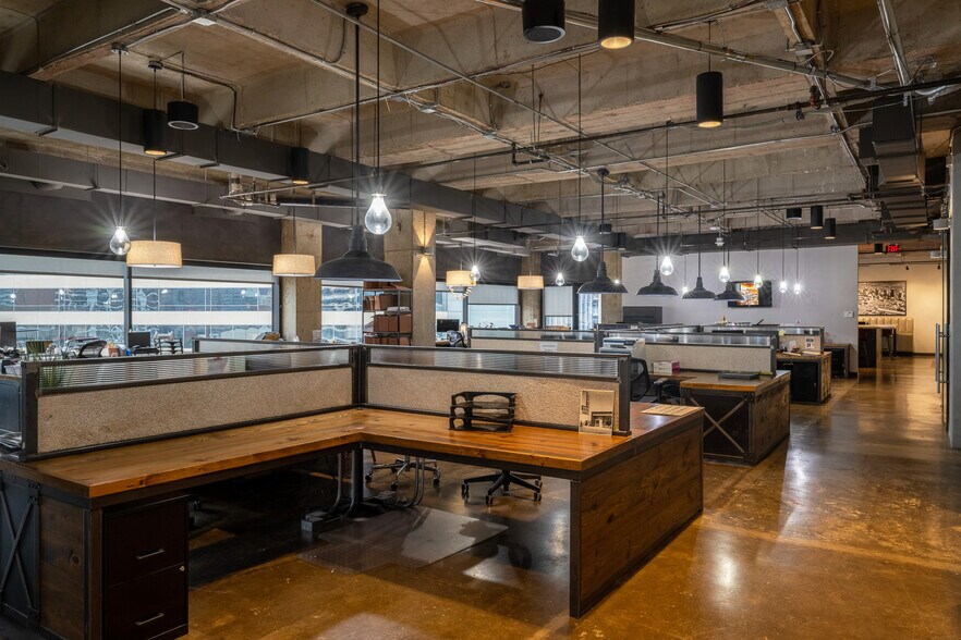 More Photos Of 1845 Woodall Rodgers Fwy, Dallas Office For Lease