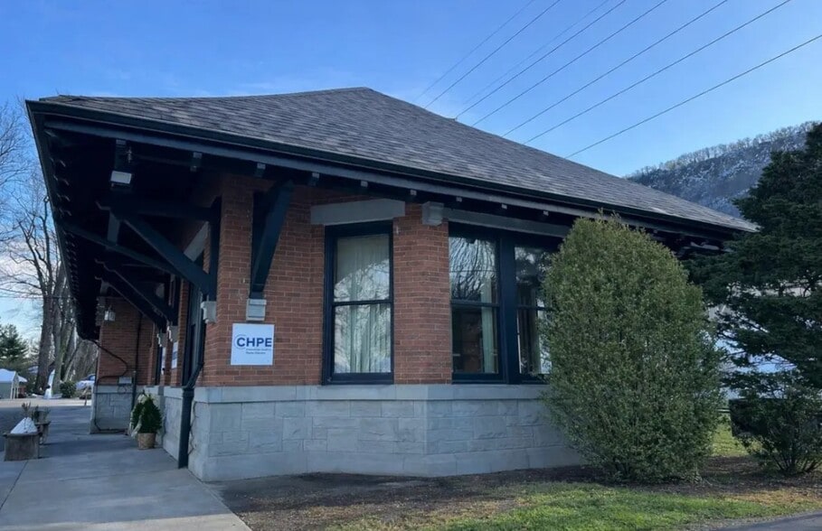 More Photos Of 1 Railroad Sq, Haverstraw Office For Sale