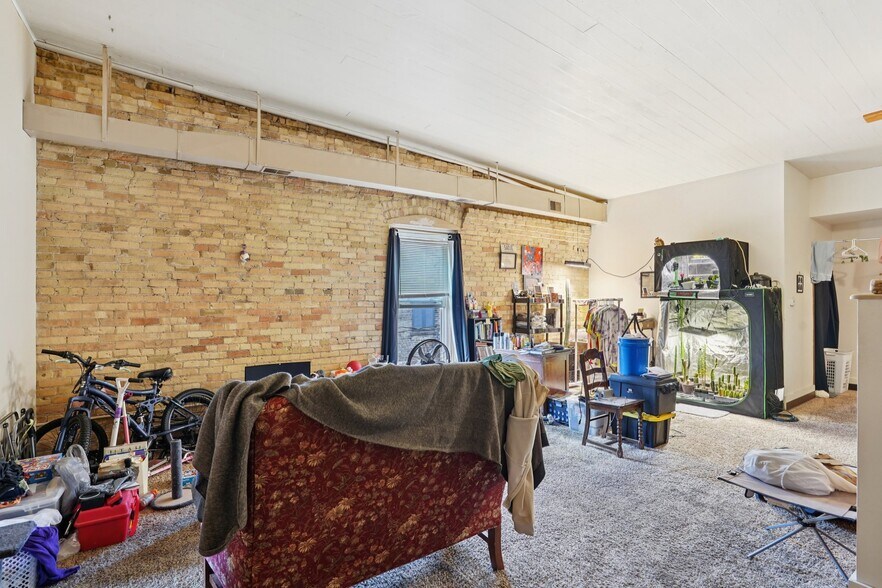 More Photos Of 122-124 N Main St, Jefferson Storefront Retail Residential For Sale
