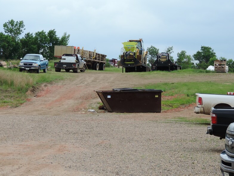 More Photos Of 22 NW M St, Watford City Trailer Camper Park For Sale