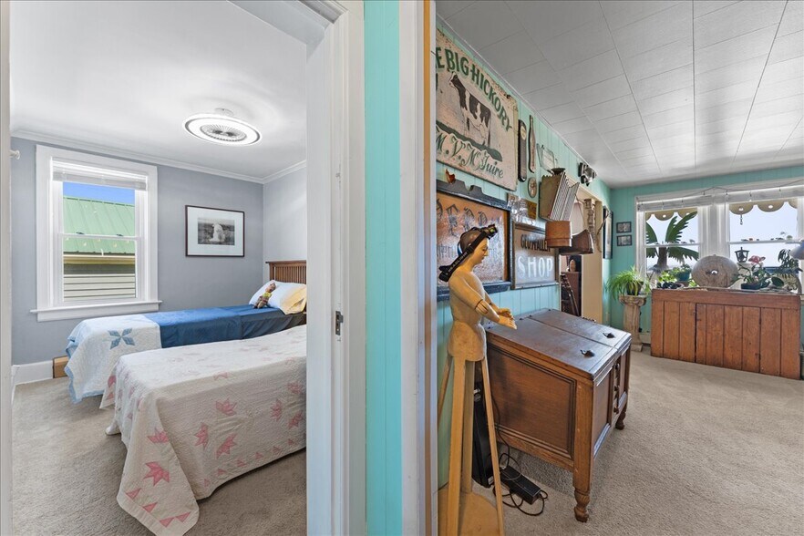More Photos Of 517 Milwaukee St, Kewaunee General Retail For Sale