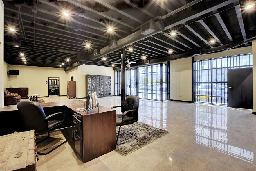 More Photos Of 3852 E Post Rd, Las Vegas Warehouse For Sale