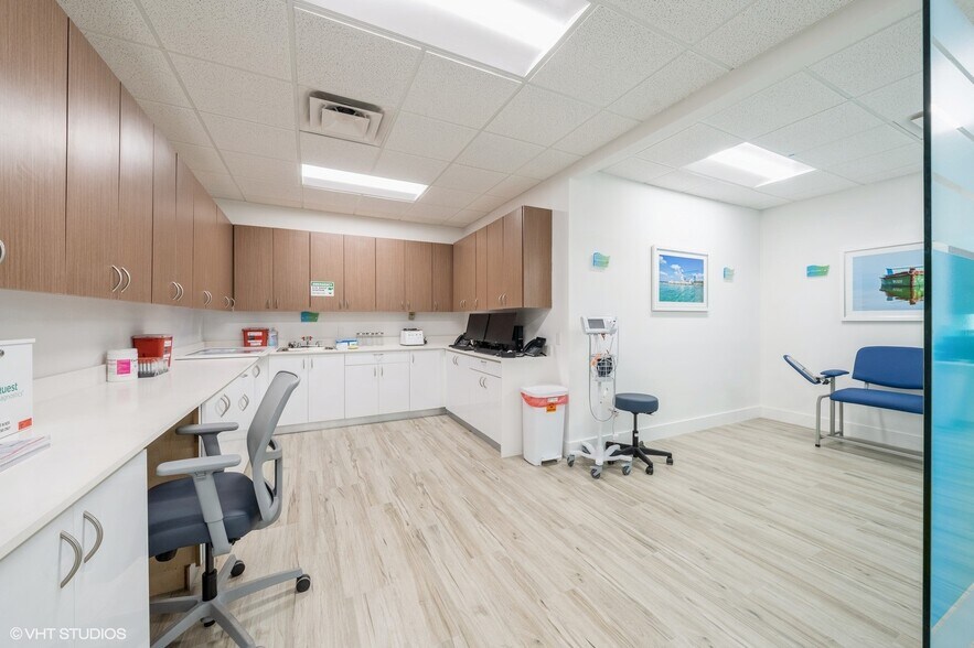 More Photos Of 3333 20th St, Vero Beach Medical For Sale