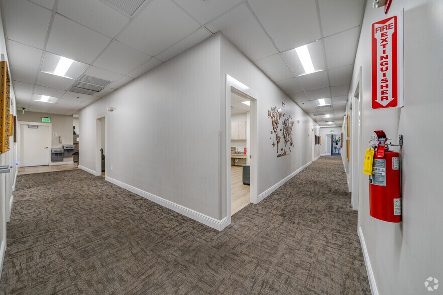 More Photos Of 5975 Sunset Dr, Miami Medical For Lease