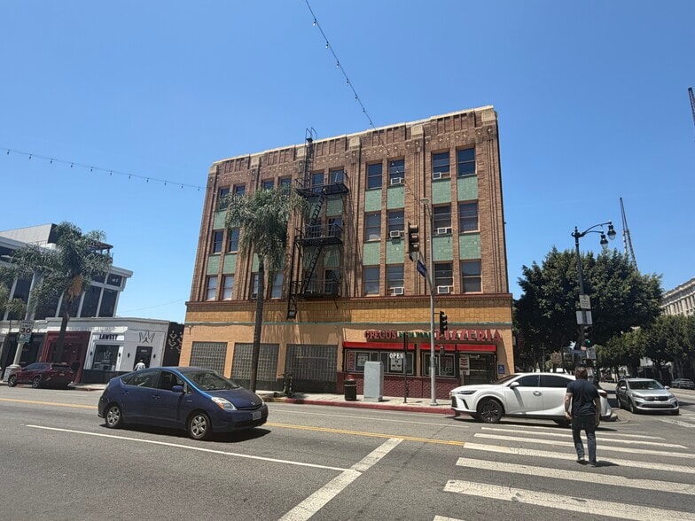 More Photos Of 6400-6404 Hollywood Blvd, Los Angeles Office For Lease
