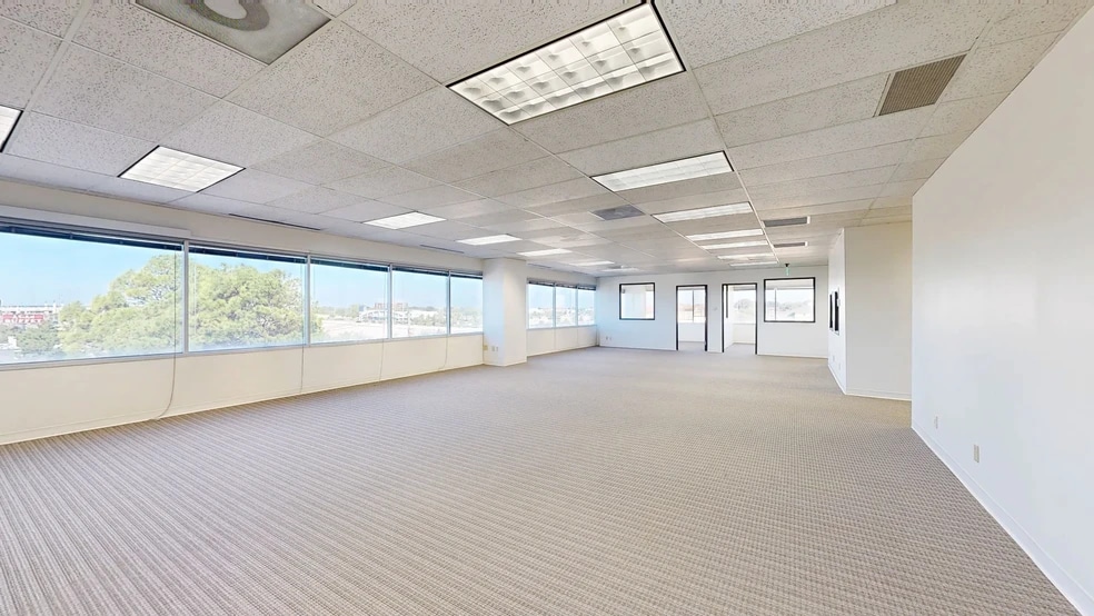 More Photos Of 1112 E Copeland Rd, Arlington Office For Lease