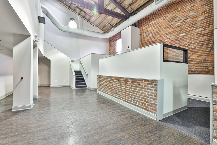 More Photos Of 1420 Sycamore St, Cincinnati Office For Sale