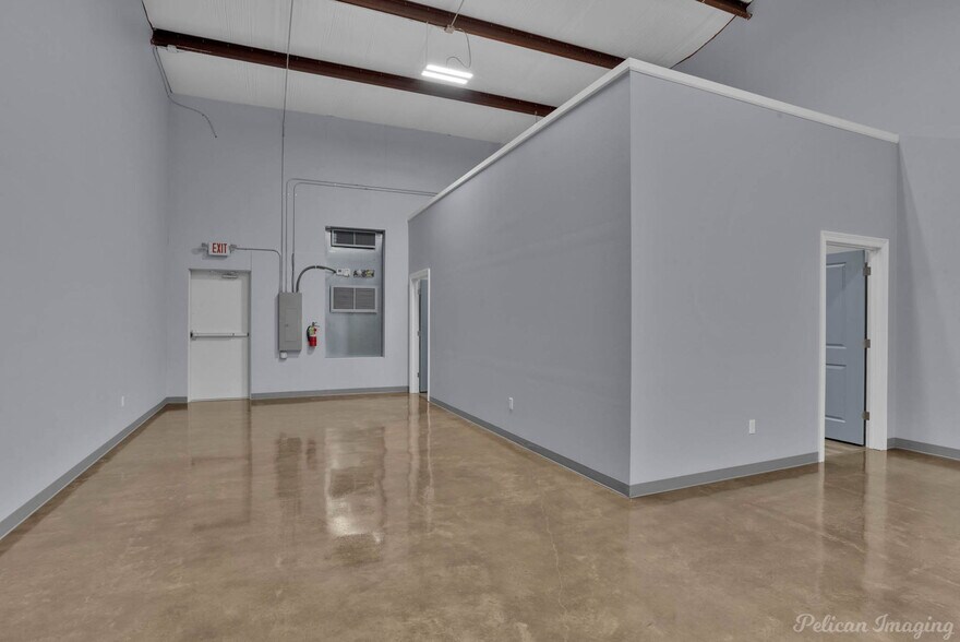 More Photos Of 9275 Youree Dr, Shreveport Service For Lease