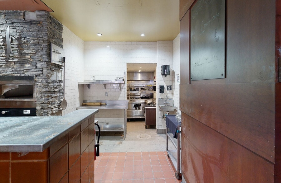 More Photos Of 313 N Charles St, Baltimore Storefront Retail Residential For Sale