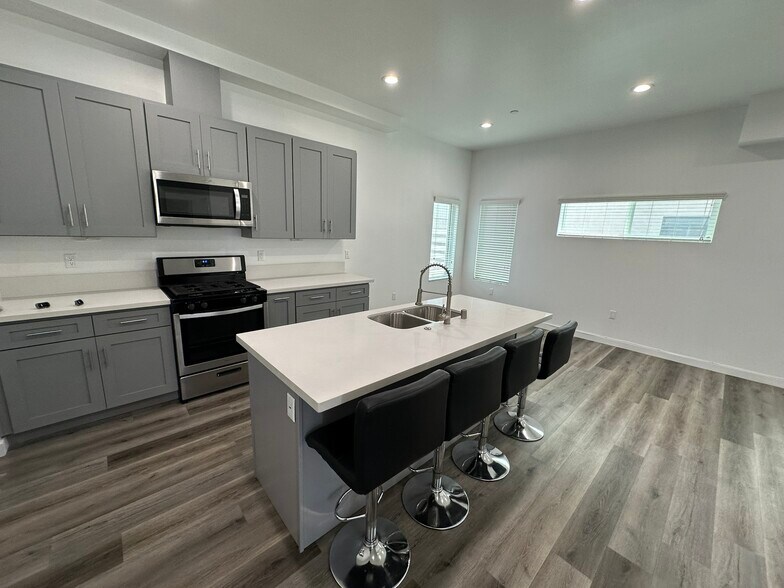 More Photos Of 25134-25200 Frampton Avenue, Harbor City Multifamily For Sale