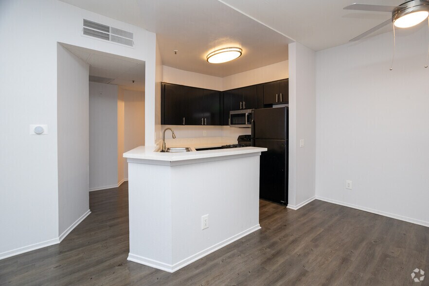 More Photos Of 1443 N Fuller Ave, Los Angeles Apartments For Sale