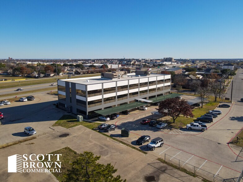More Photos Of 4401 N Interstate 35, Denton Medical For Lease