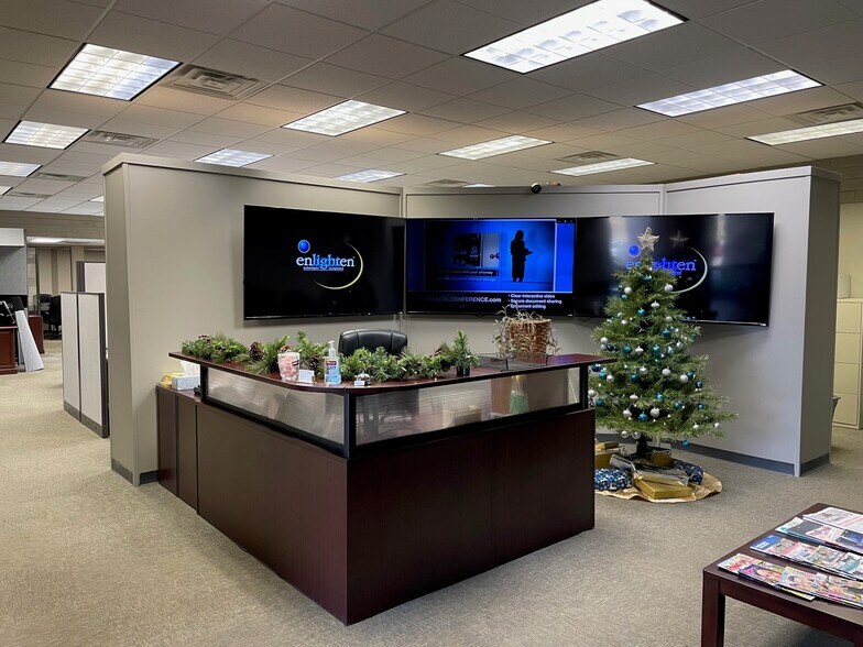 More Photos Of 4211 Glass Rd NE, Cedar Rapids Office For Lease