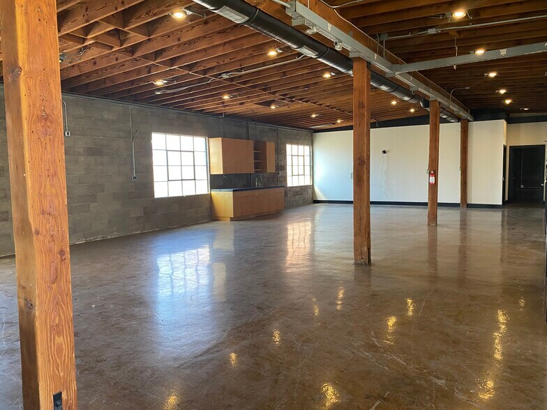 More Photos Of 607 E El Segundo Blvd, El Segundo Flex For Lease