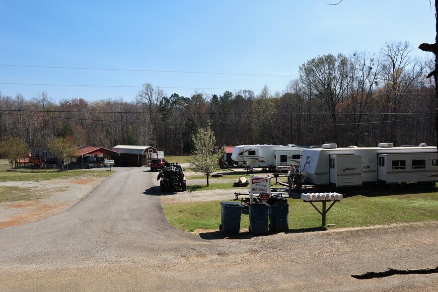 More Photos Of 329 Rice Ln, Springville Trailer Camper Park For Sale