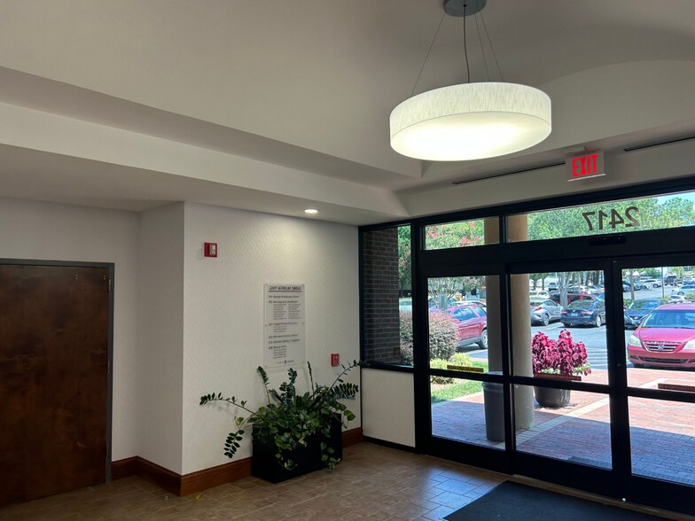 More Photos Of 2417 Atrium Dr, Raleigh Medical For Lease