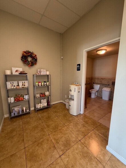 More Photos Of 4318 Maine Ave, Baldwin Park Medical For Lease