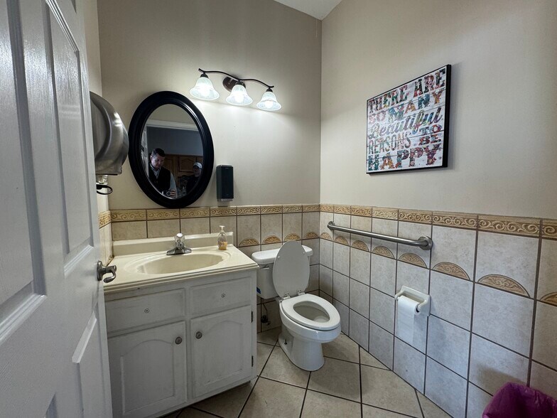 More Photos Of 1741 Nail Rd, Horn Lake Freestanding For Sale