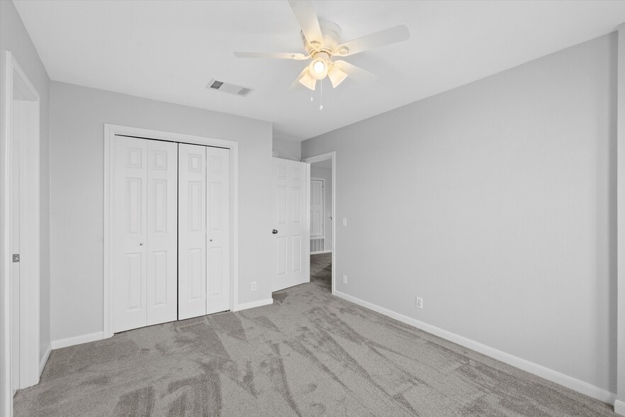 More Photos Of 113 Holmstrom St, Hutto Specialty For Sale