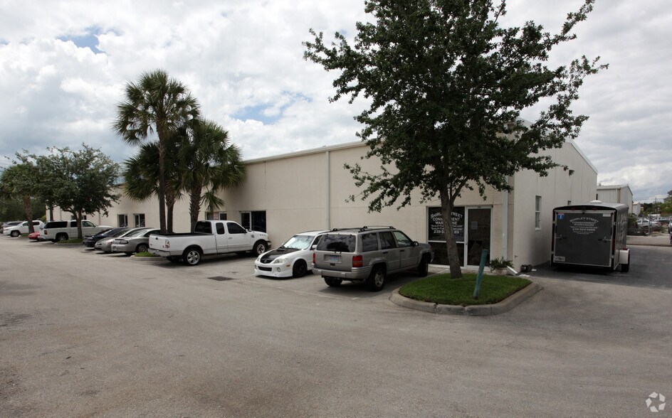More Photos Of 5880 Shirley St, Naples Light Manufacturing For Sale