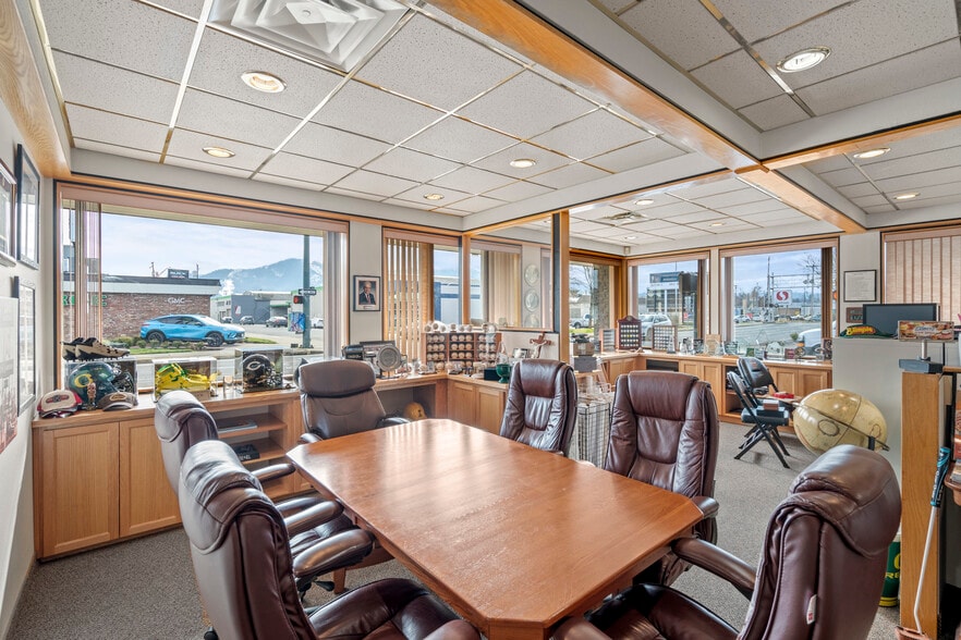 More Photos Of 206 NE 7th St, Grants Pass Office For Sale