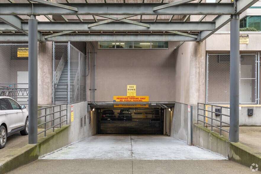 More Photos Of 938 Howe St, Vancouver Office For Sale