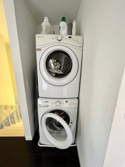 More Photos Of 1201 S Cloverdale Ave, Los Angeles Apartments For Sale