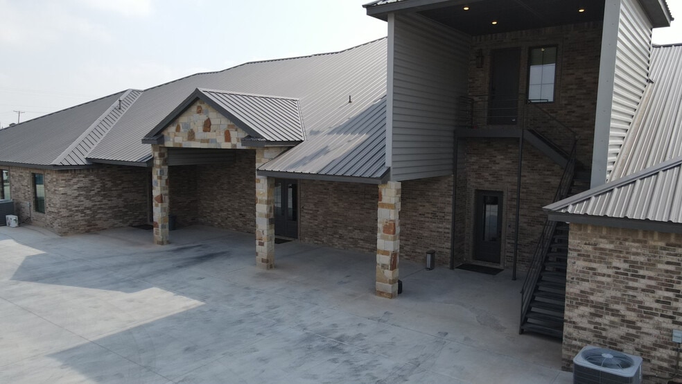 More Photos Of 4313 N County Rd W, Odessa Office For Sale