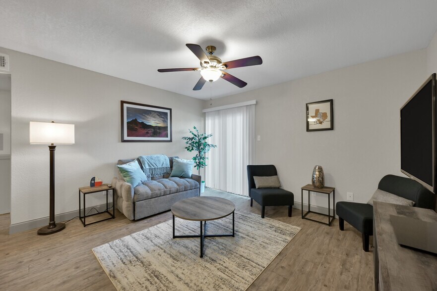 More Photos Of 510 Billie Bess Ln, Conroe Apartments For Sale