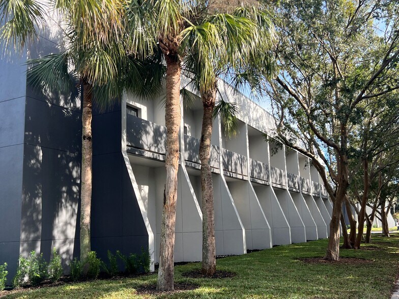 Primary Photo Of 4110 Southpoint Blvd, Jacksonville Coworking Space